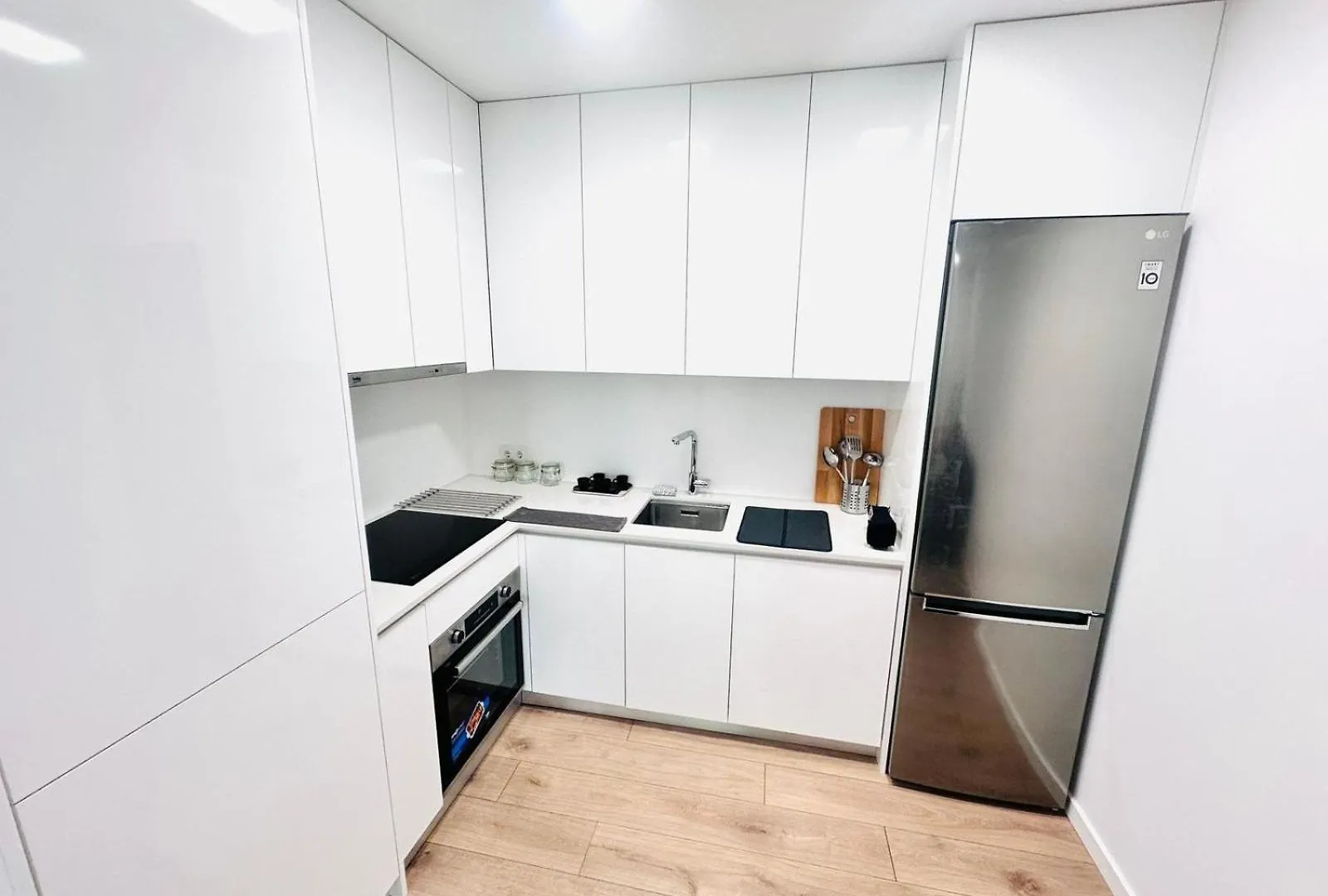 Lisbon City Center 3 Bedroom Flat Next To Avenida Almirante Reis Lägenhet