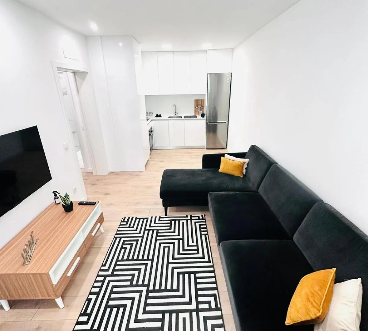 Lisbon City Center 3 Bedroom Flat Next To Avenida Almirante Reis