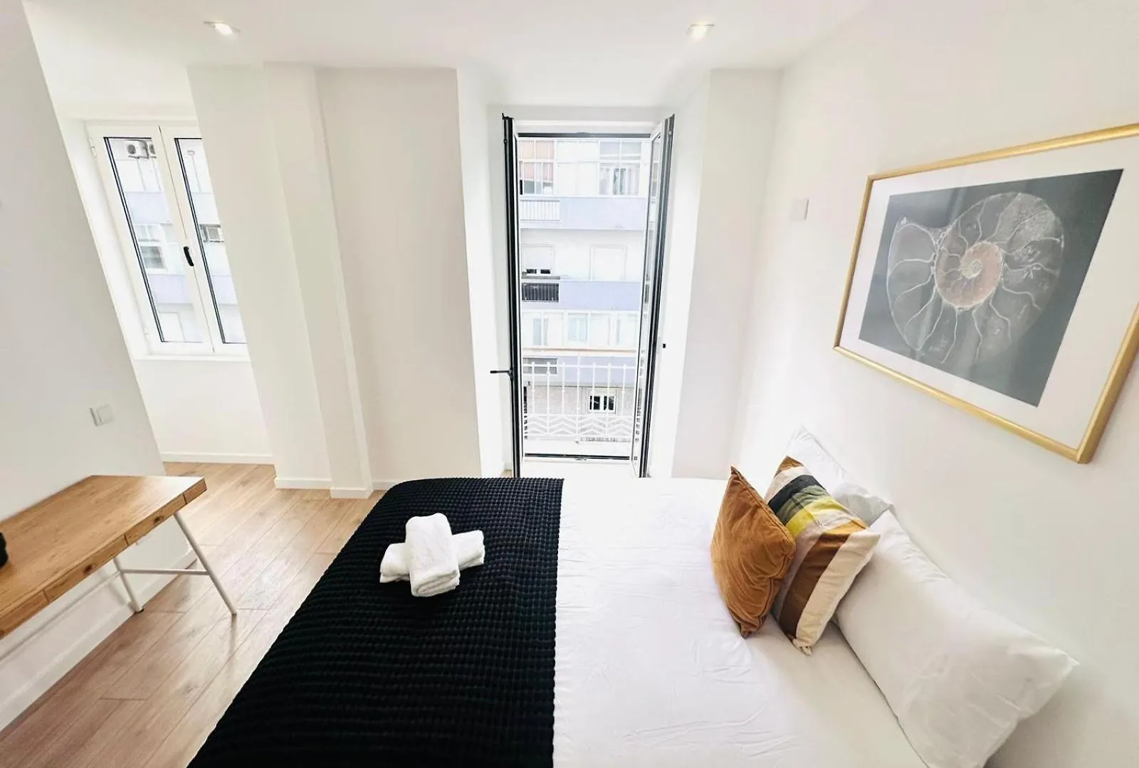 Lisbon City Center 3 Bedroom Flat Next To Avenida Almirante Reis Lägenhet