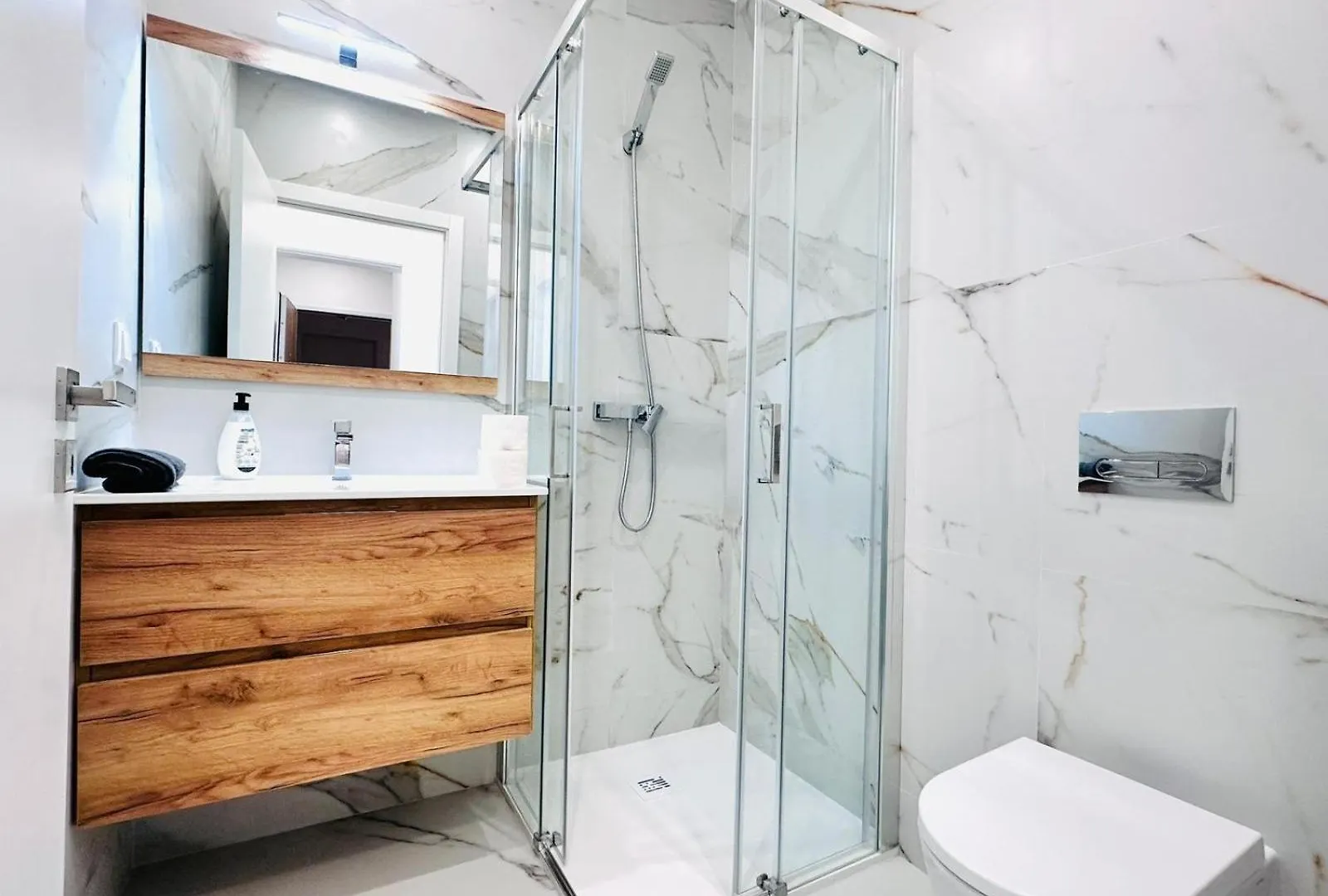 Lisbon City Center 3 Bedroom Flat Next To Avenida Almirante Reis