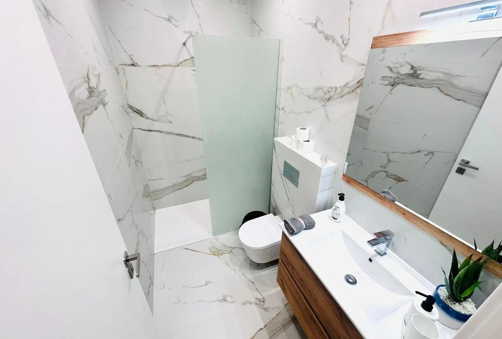 Lisbon City Center 3 Bedroom Flat Next To Avenida Almirante Reis Apartment